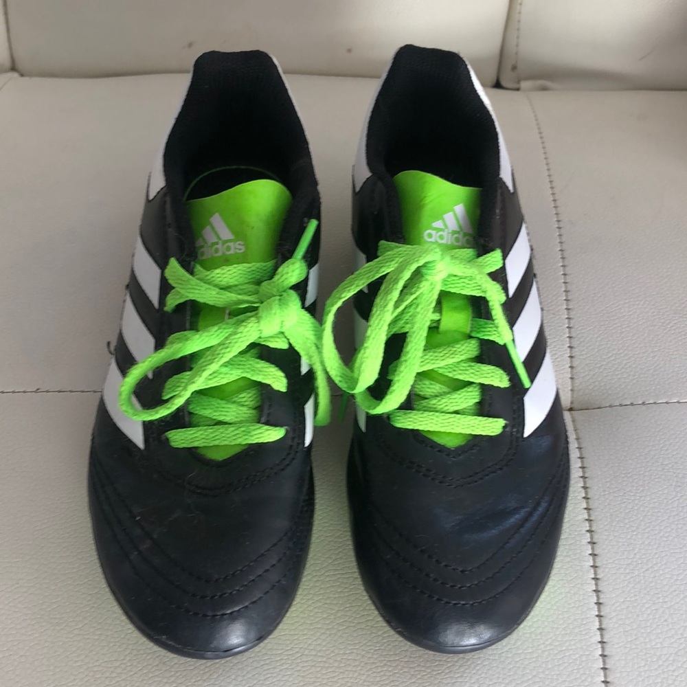 Almost New Kids' Adidas Soccer Cleats 2.5